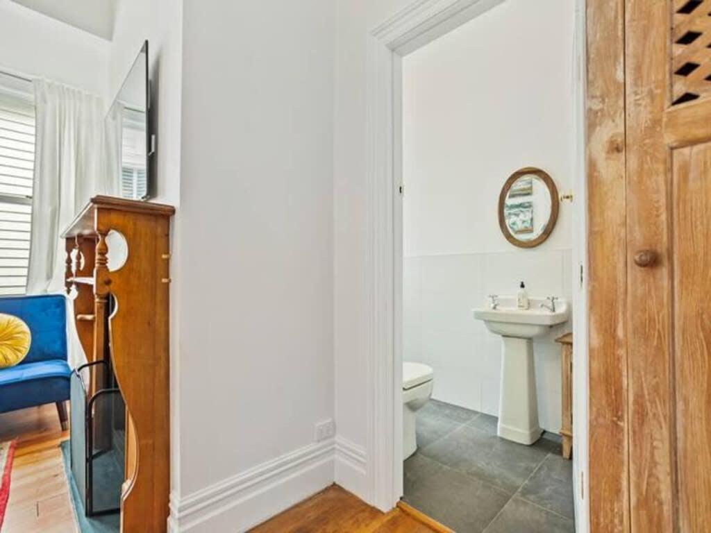 Cheerful 1 Bedroom Home With Free Parking Auckland Bagian luar foto