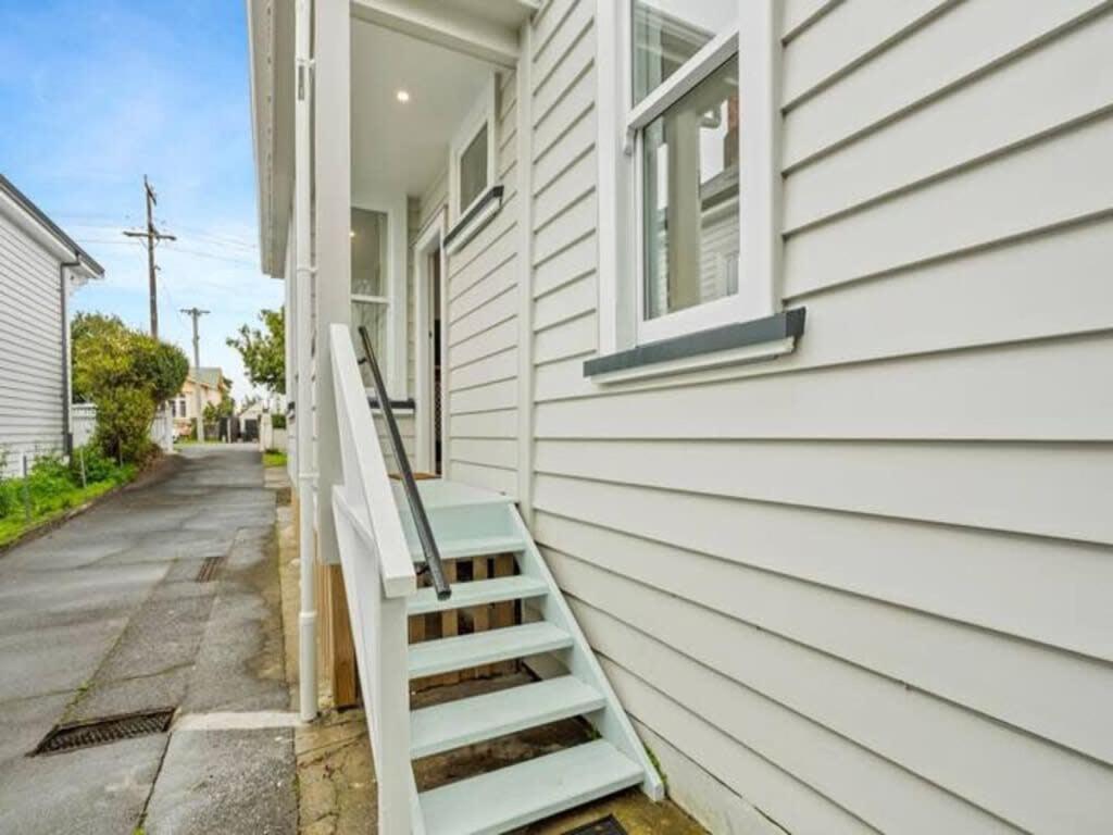 Cheerful 1 Bedroom Home With Free Parking Auckland Bagian luar foto