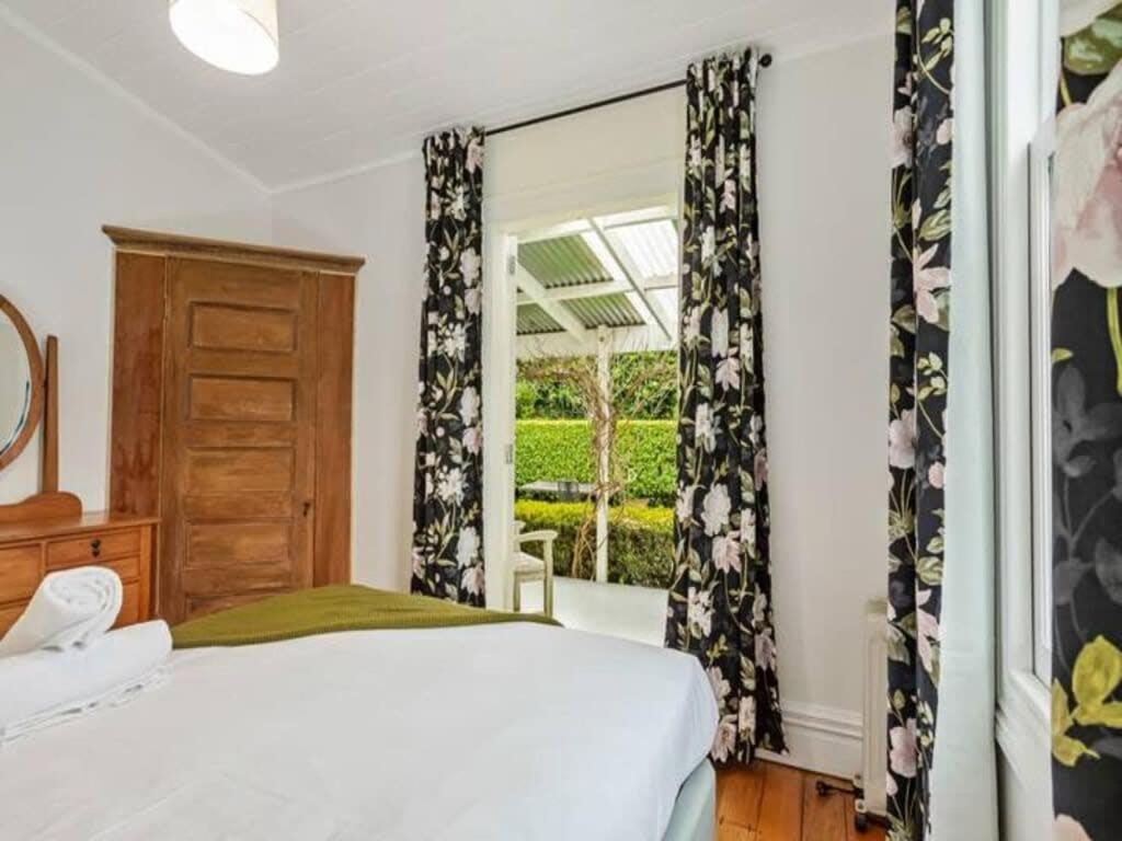 Cheerful 1 Bedroom Home With Free Parking Auckland Bagian luar foto